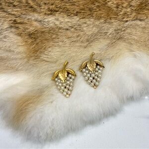 Signed Crown Trifari Grape Cluster Brooch Pin Faux Pearl Gold Tone Vintage 1950s